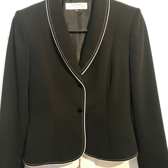 Tahari Jackets & Blazers - TAHARI ASL Black Blazer